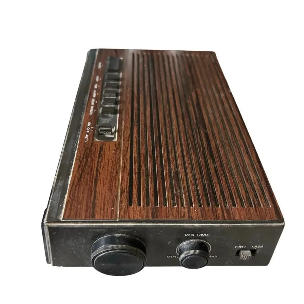 Lloyds Model J202B Clock Radio